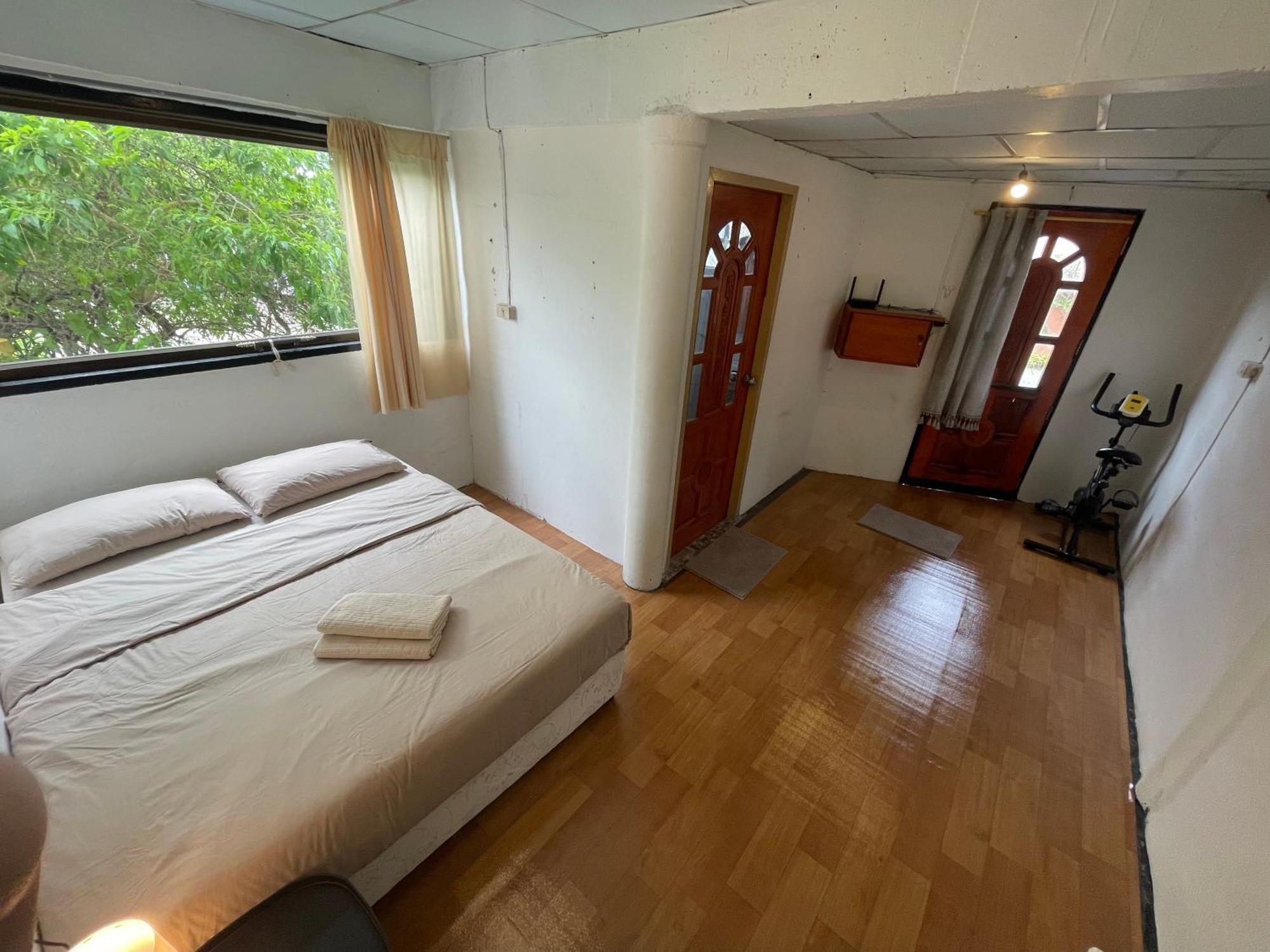 Budget Room Koh Phangan Pier With Ac Экстерьер фото